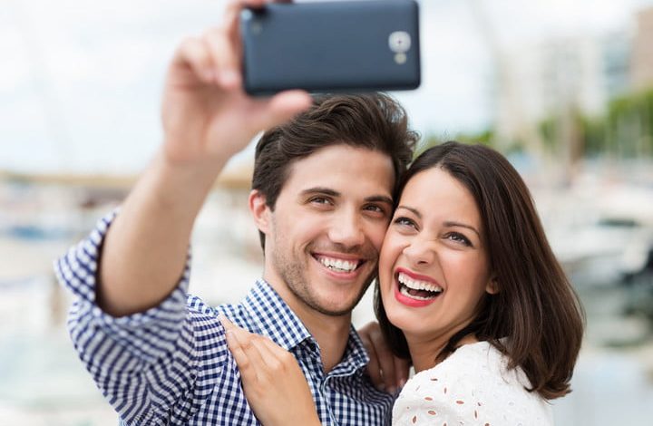 5 Prime Suggestions For Taking Cute Couple Selfies popularpostinng