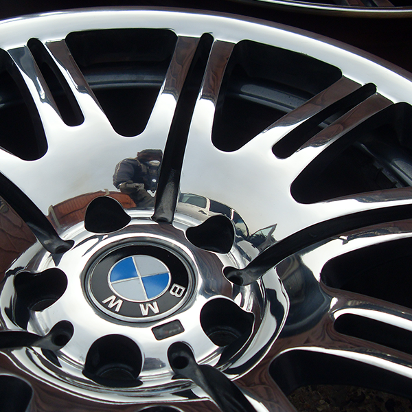 Alloy wheel diamond cutting