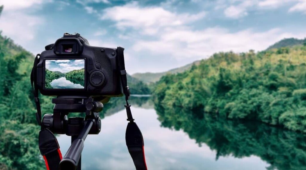 DSLR Camera with Wi-Fi