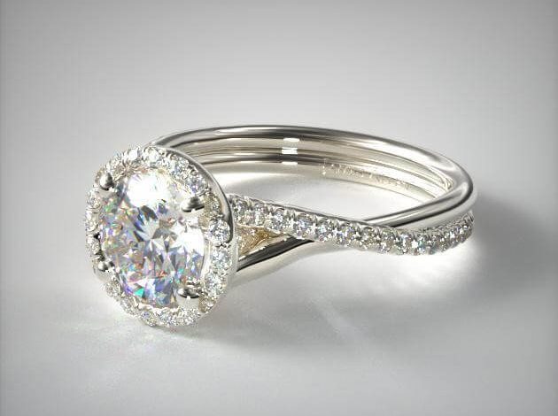 How Big is a 2-Carat Diamond for an Engagement Ring
