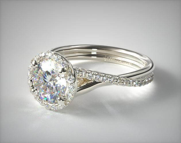 How Big is a 2-Carat Diamond for an Engagement Ring